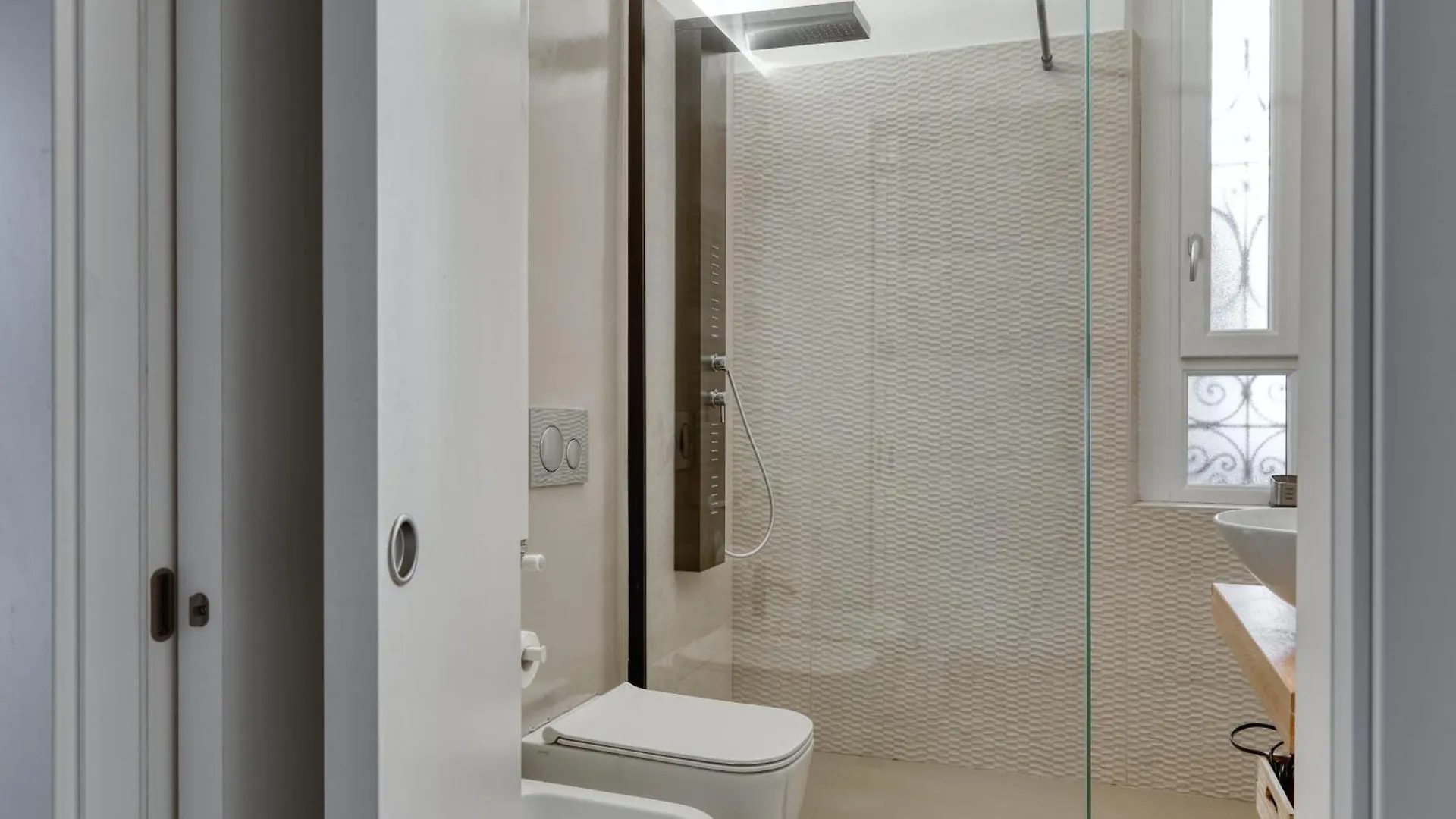 Ideal Rent - Farini 74 Milano Italia