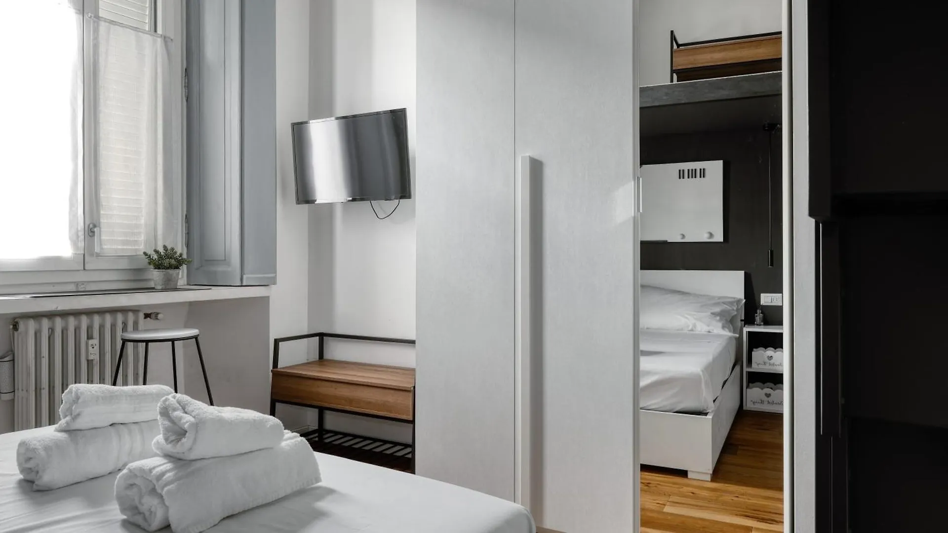 מילאנו Ideal Rent - Farini 74 0*,  איטליה